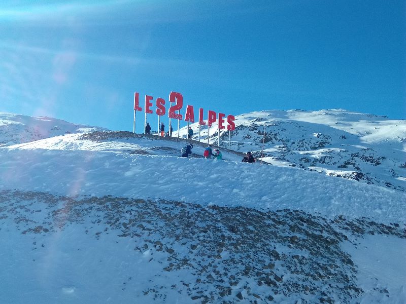 Les 2 Alpes sign