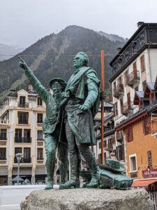 Statue on Balmat and Saussure in central Chamonix