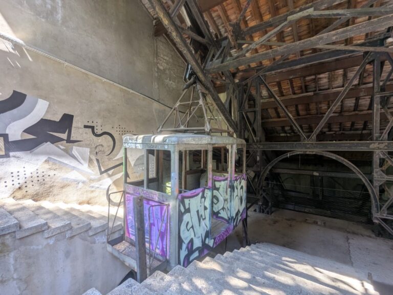 Looking into the Gare de la Para with old cable car