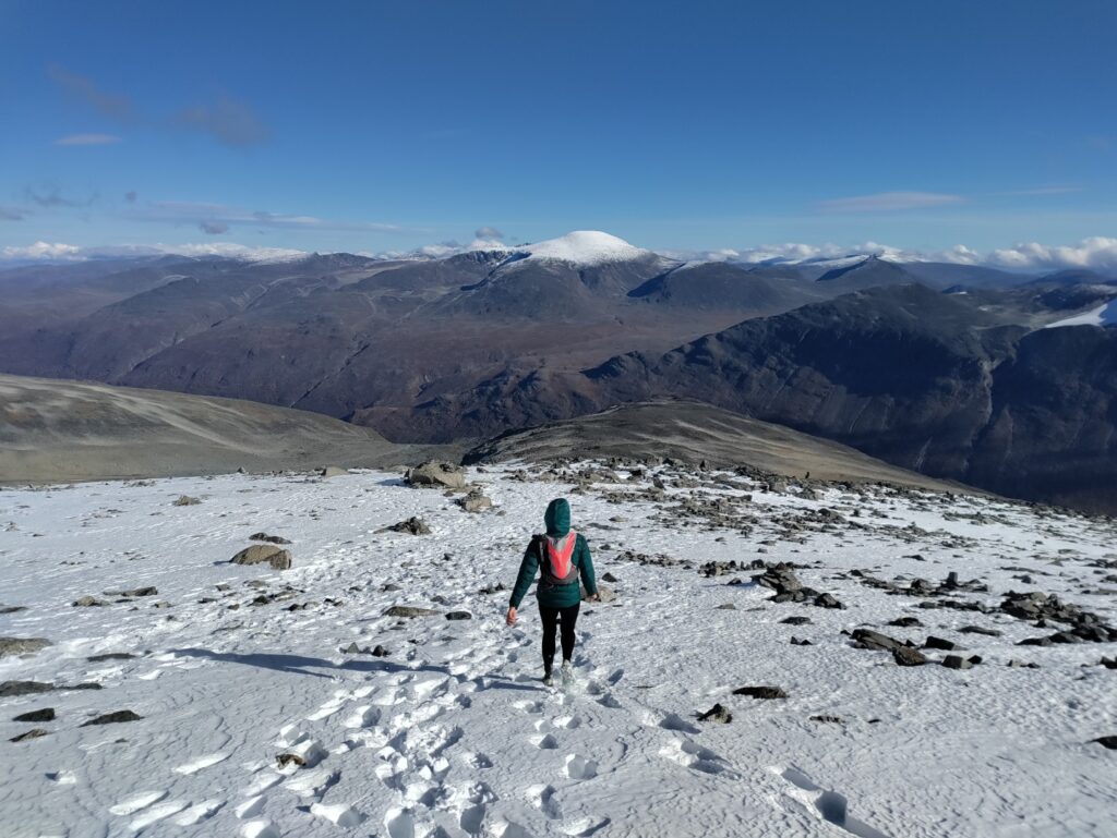 Descending Galdhøppigen in the direction of Glittertinden